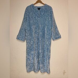 Miss Elaine long fleece floral zip front light blue robe women’s size XL